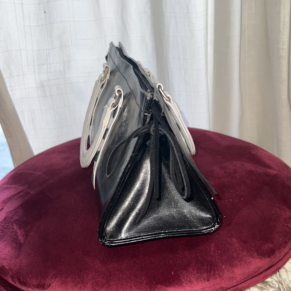 Black & White handheld purse white handles zipper closure 12” x 4” x 5” handbag - Picture 3 of 12